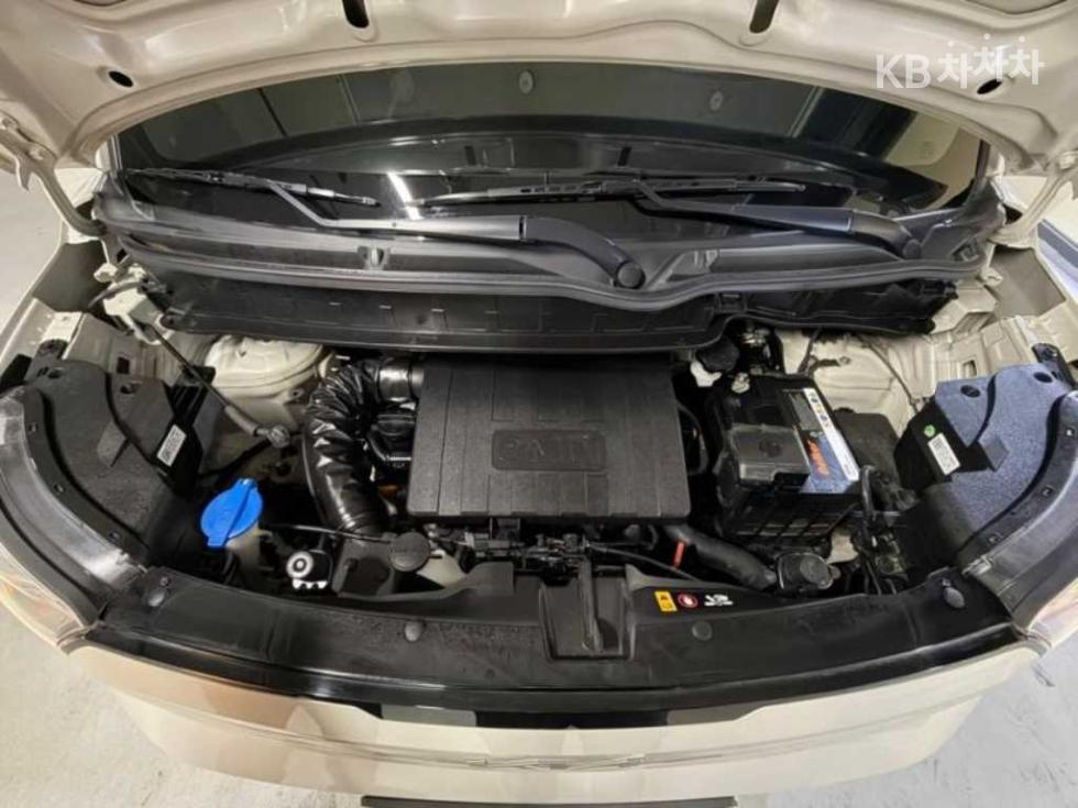 2023 - kia kia