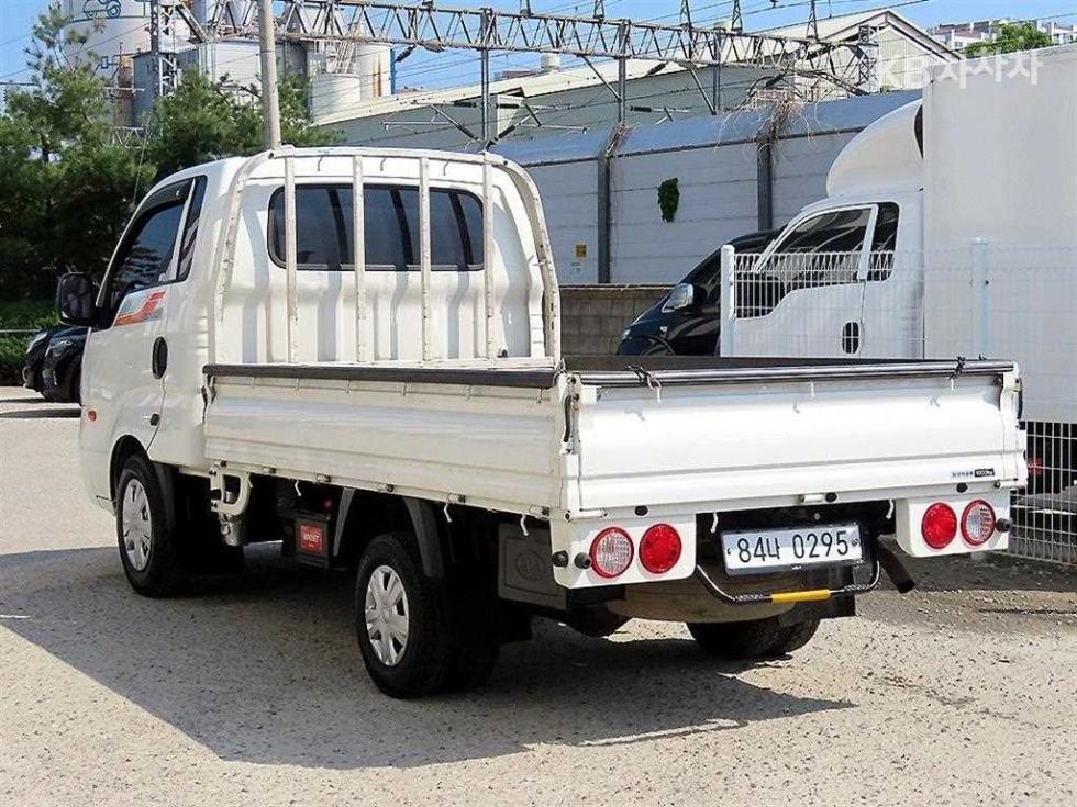 2019 - kia bongo iii