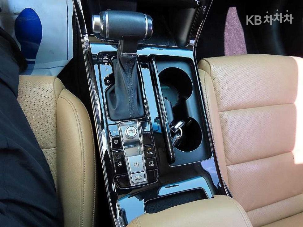 2020 - kia k7