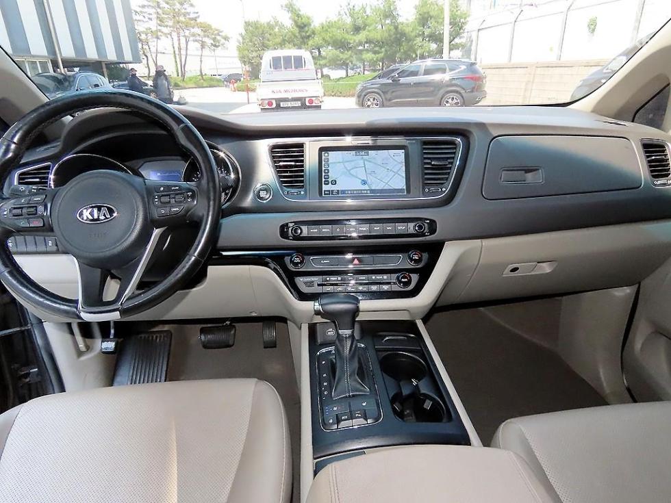 2018 - kia carnival