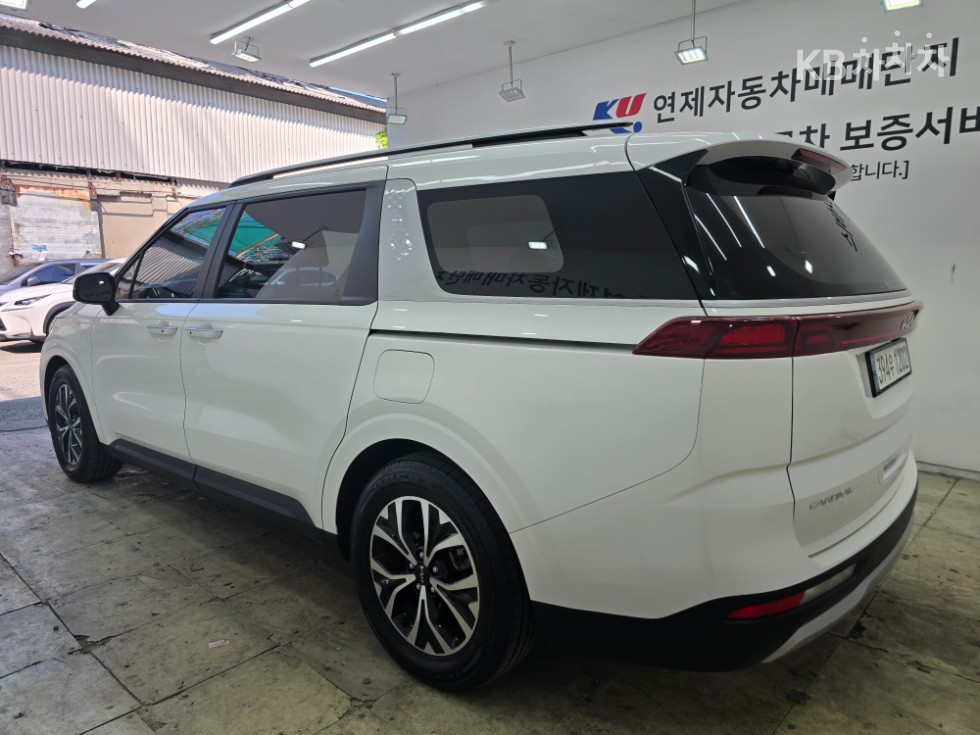 2023 - kia carnival