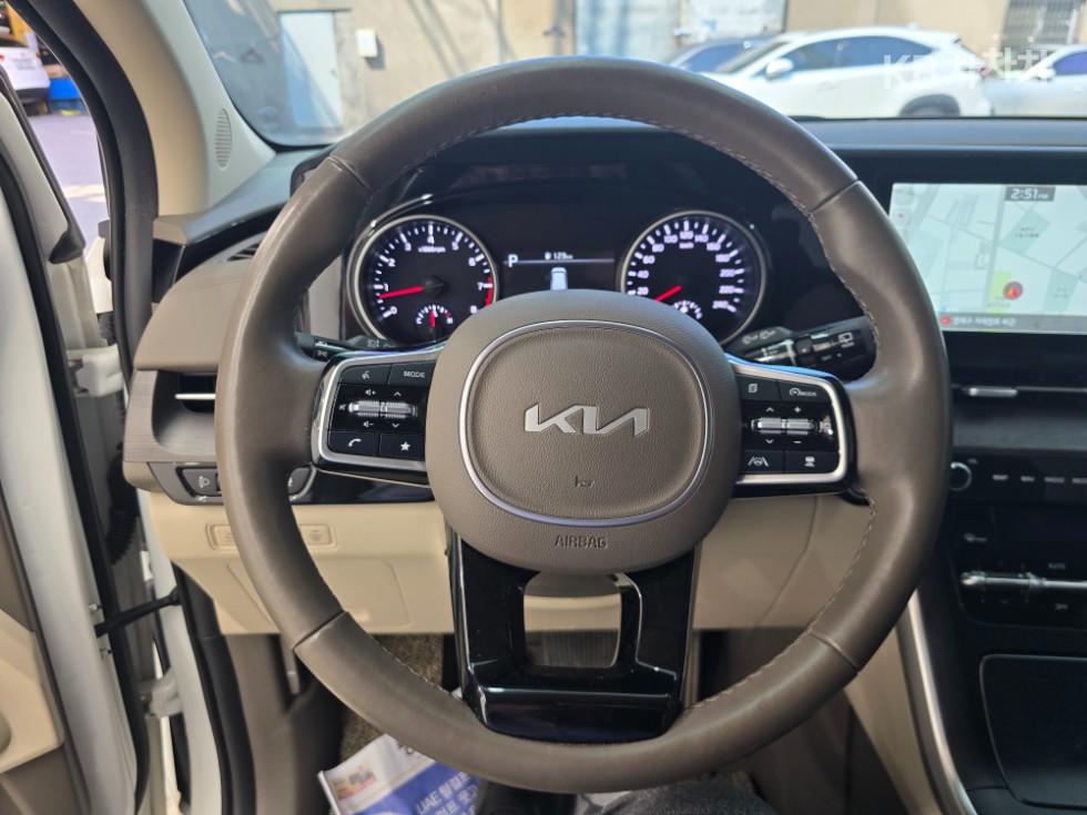 2023 - kia carnival