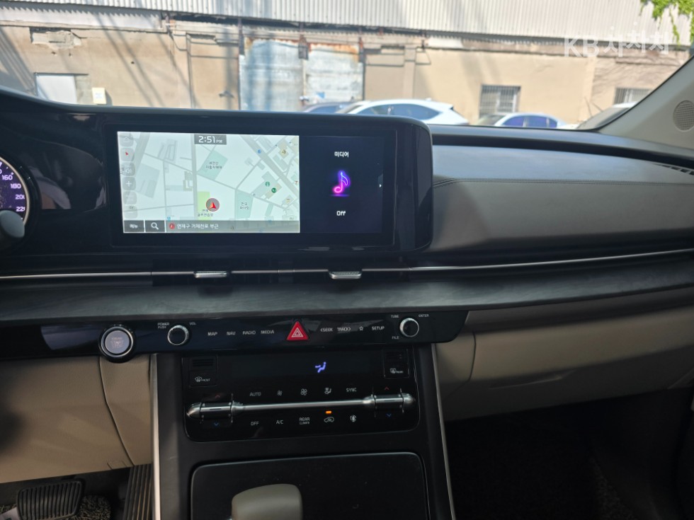 2023 - kia carnival