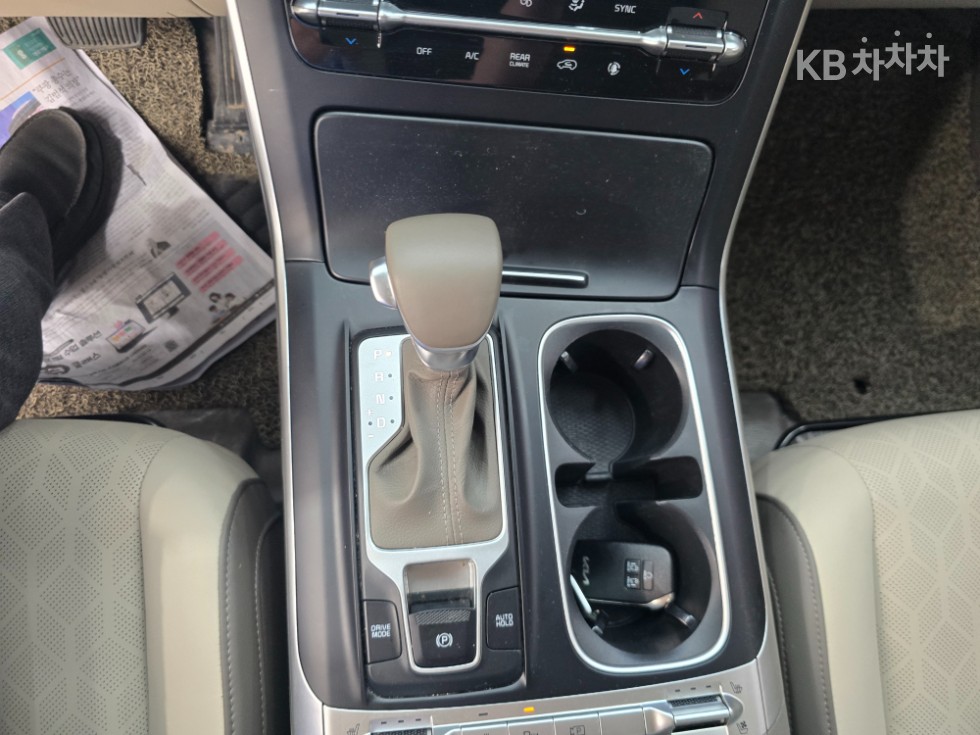 2023 - kia carnival