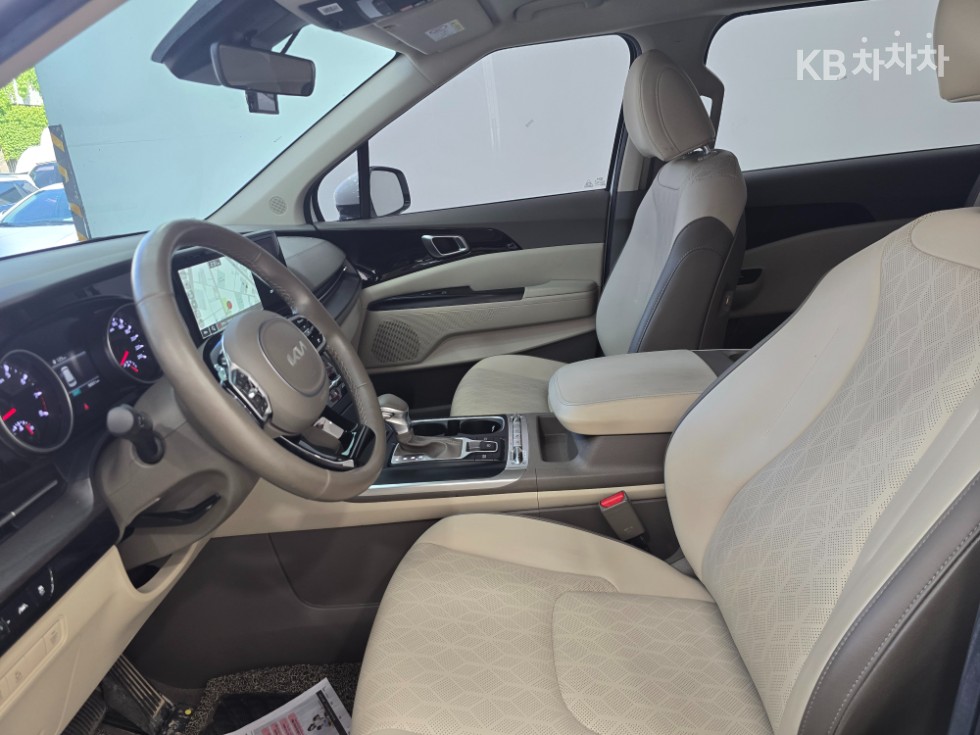 2023 - kia carnival