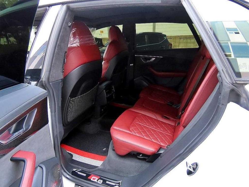 2021 - audi sq8