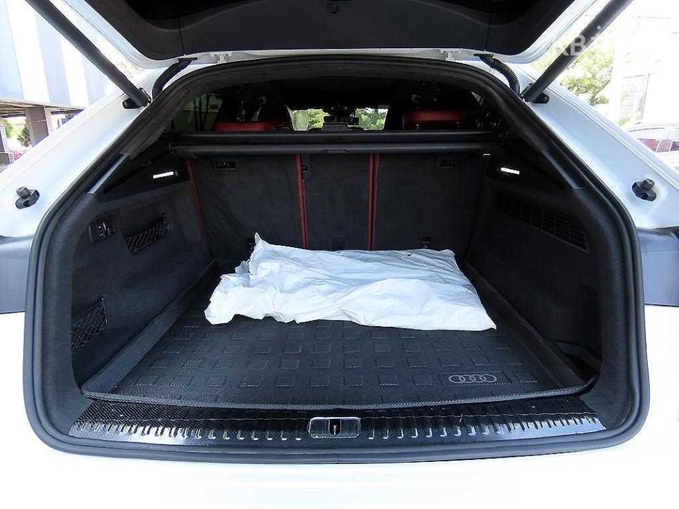 2021 - audi sq8