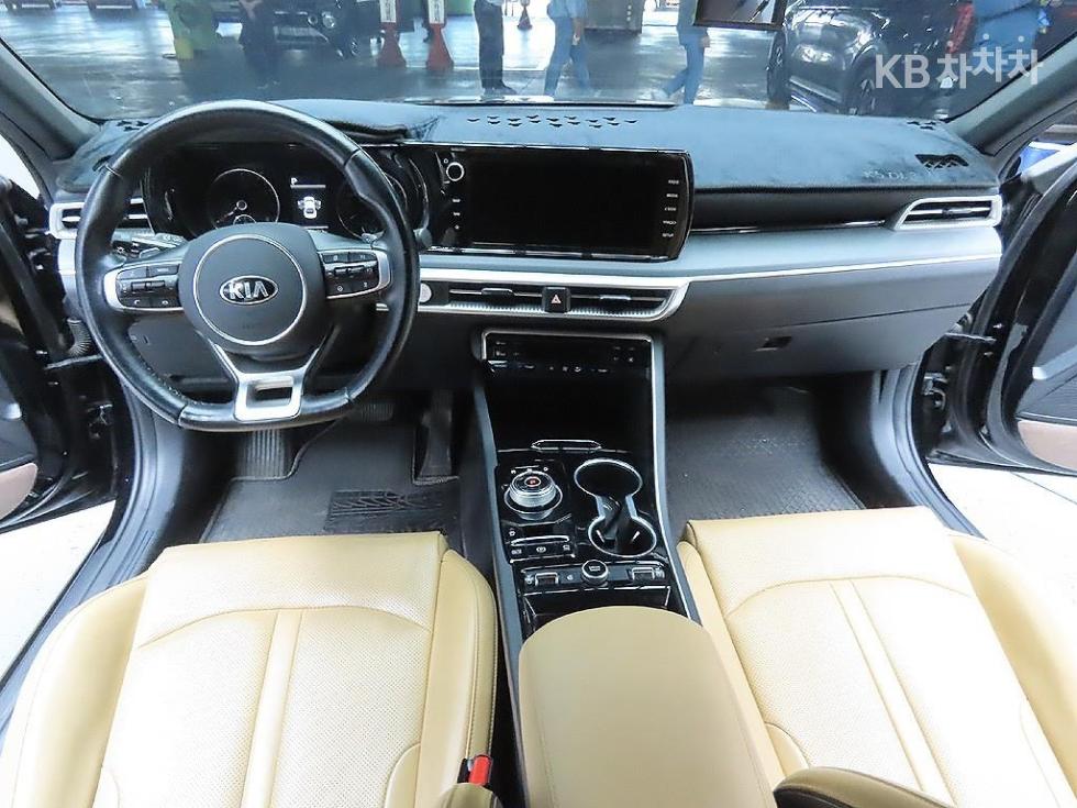 2021 - kia k5