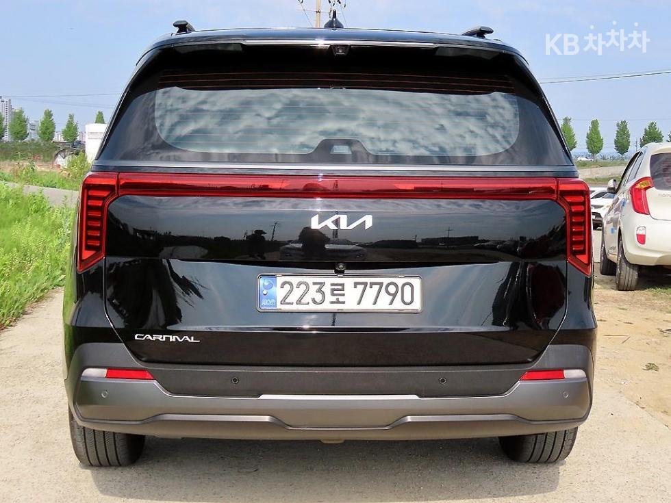 2024 - kia carnival