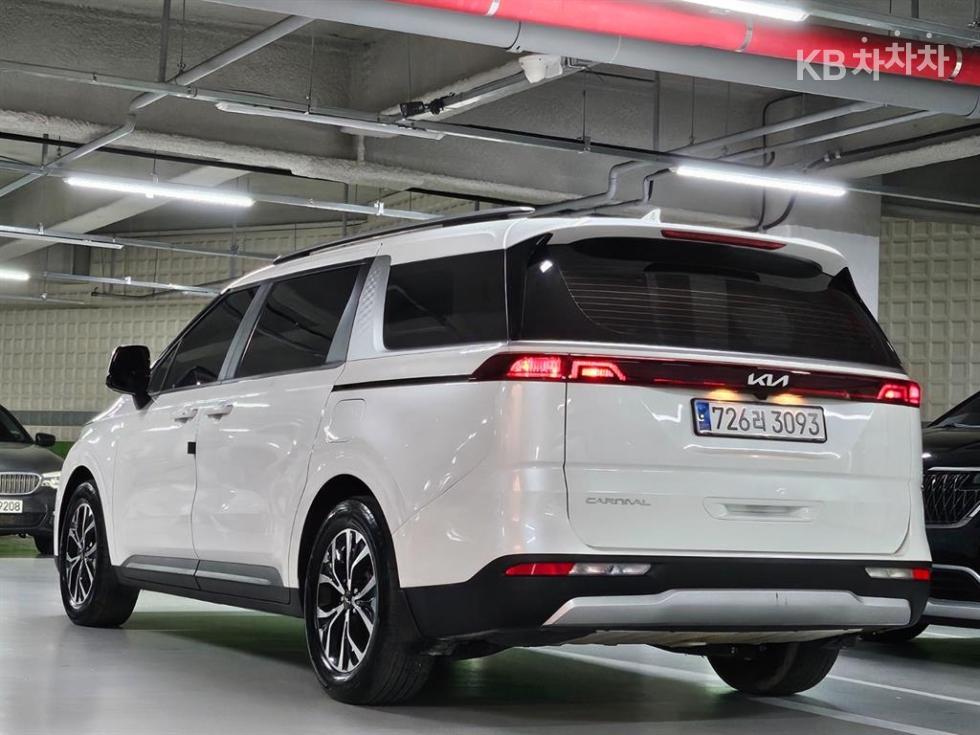 2023 - kia carnival