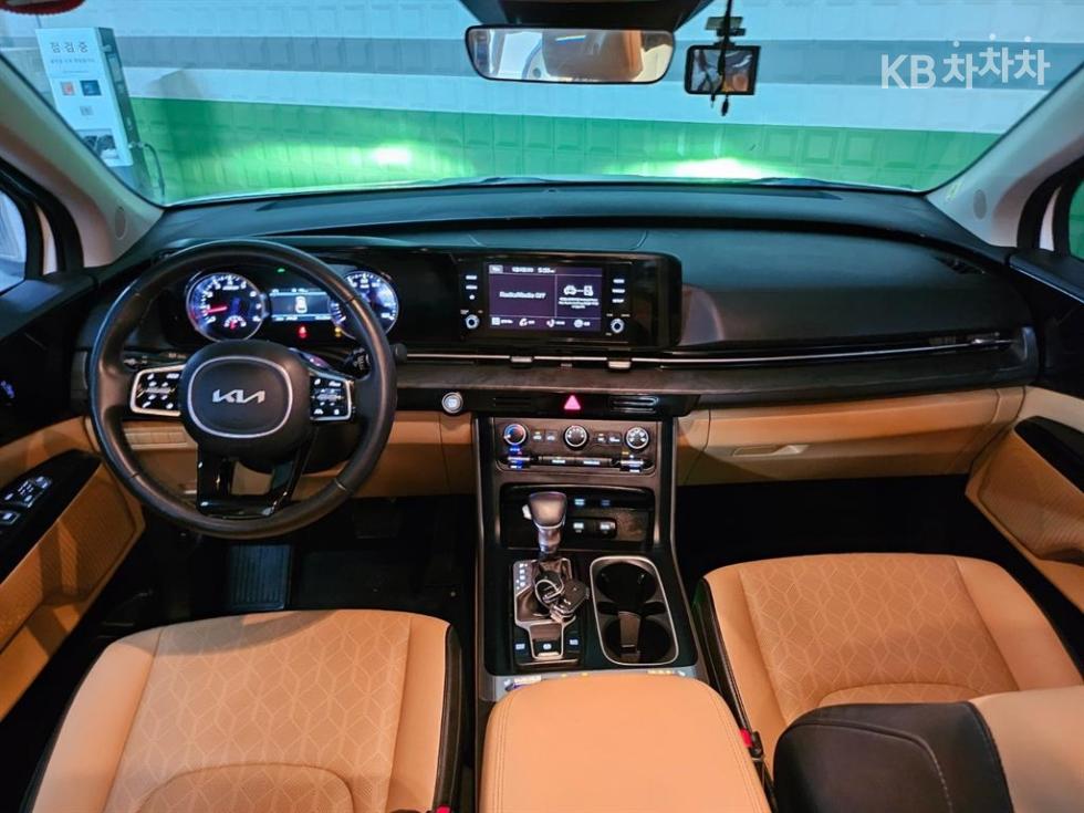 2023 - kia carnival