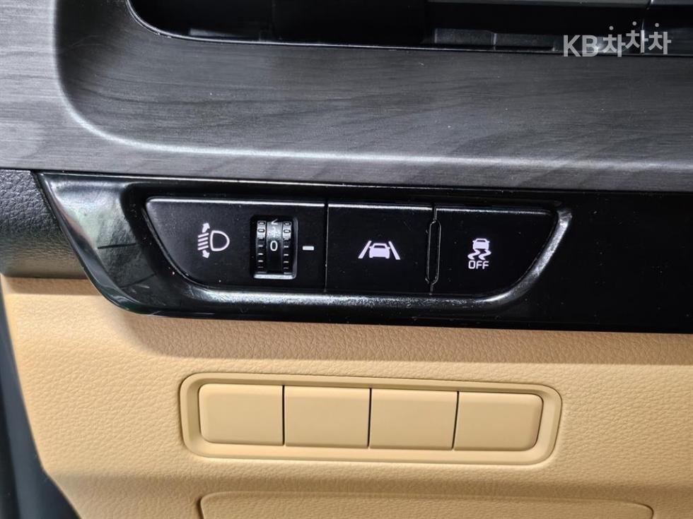 2023 - kia carnival