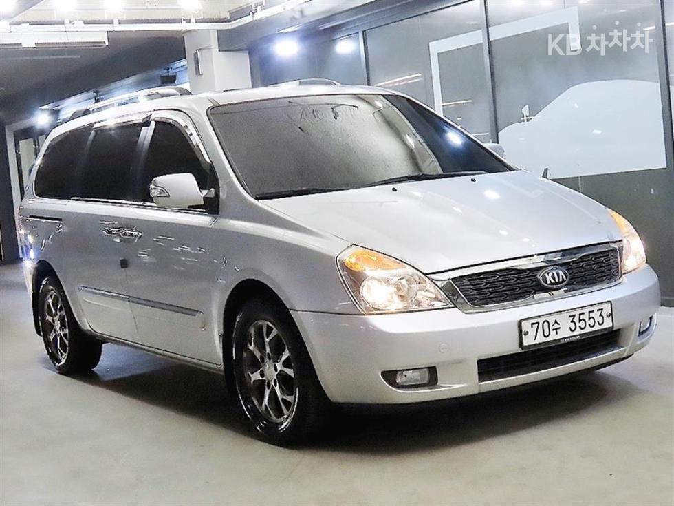 2013 kia grand carnival