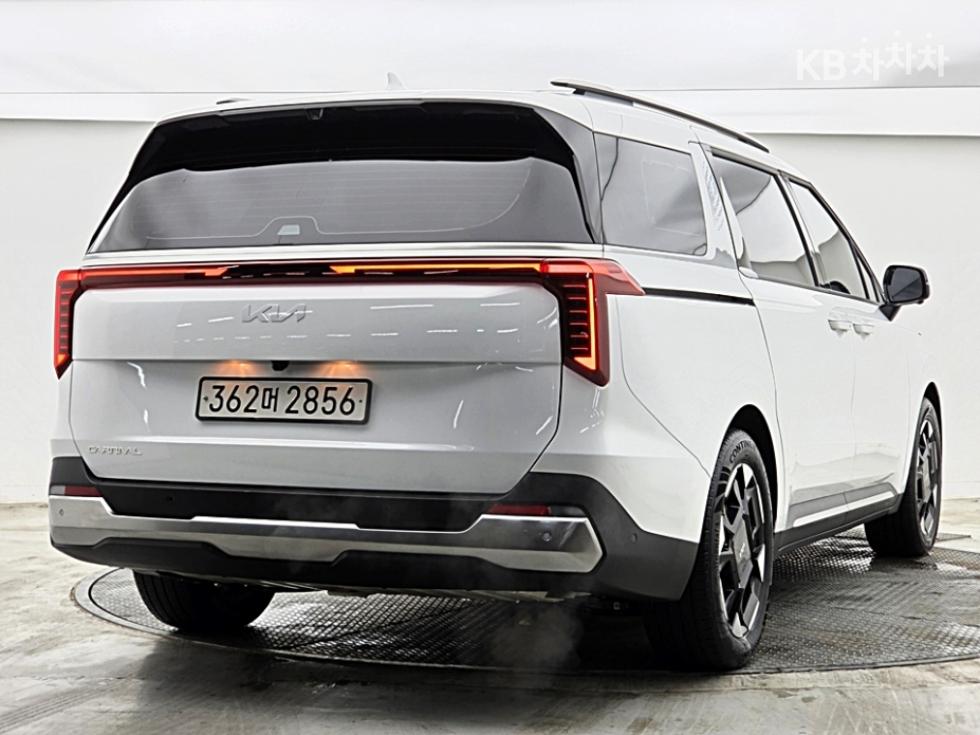 2025 - kia carnival