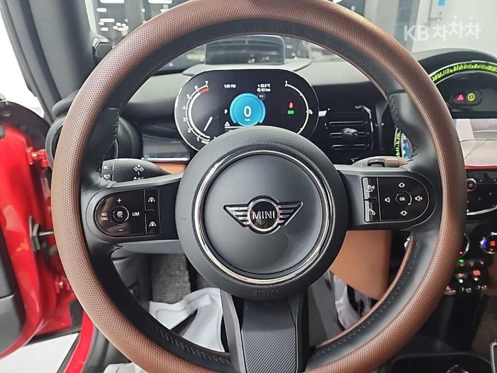 2021 MINI Used Car photo