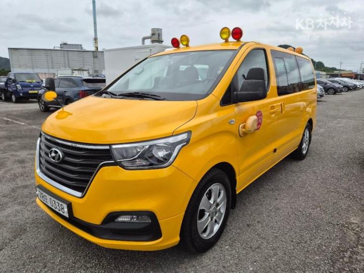 Hyundai Starex LPi 어린이보호차 12인승 — foto 1