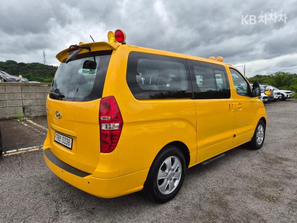 Hyundai Starex — miniaturë 3