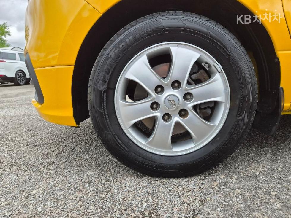 Hyundai Starex — miniaturë 5