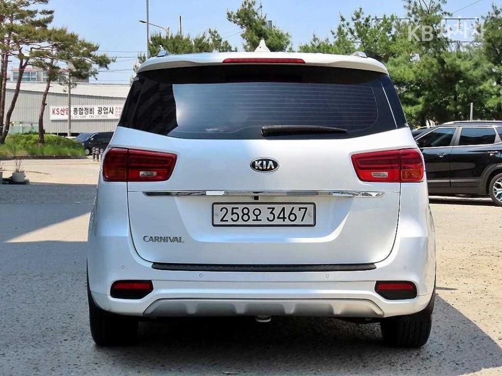 2019 - kia carnival