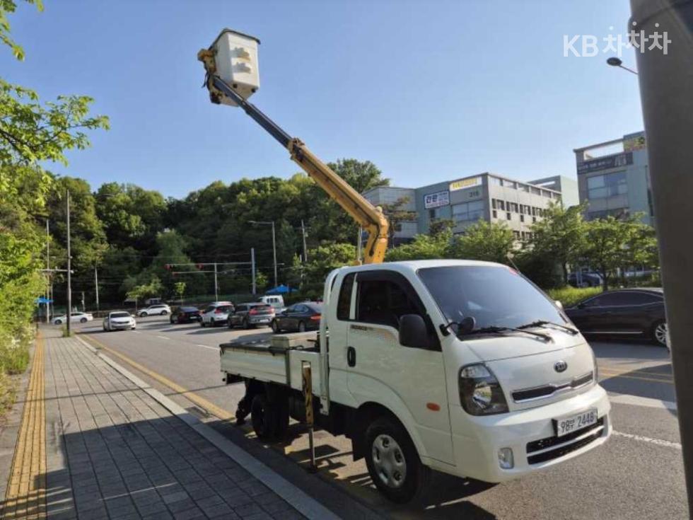 2014 - kia bongo iii