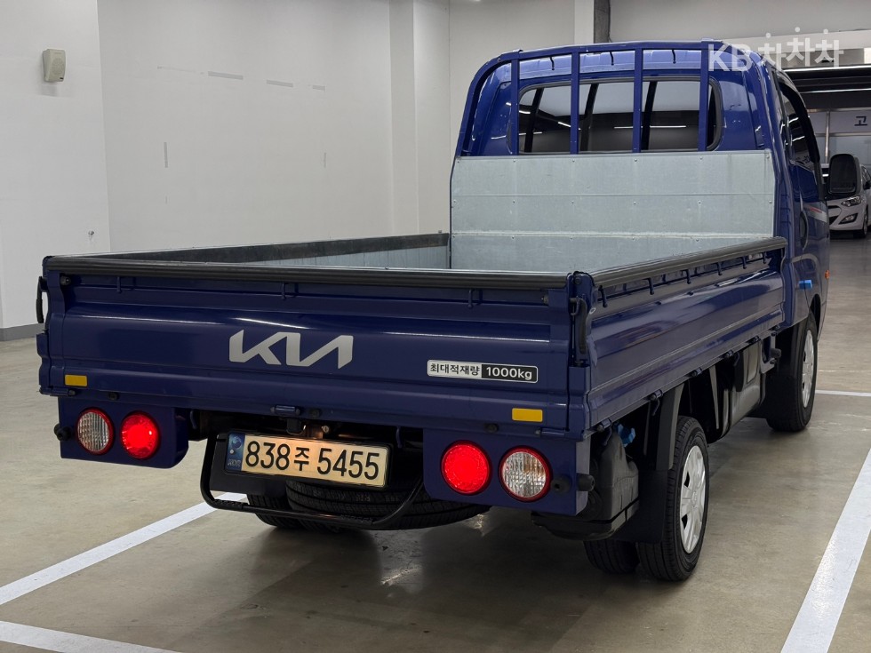 2022 - kia bongo iii
