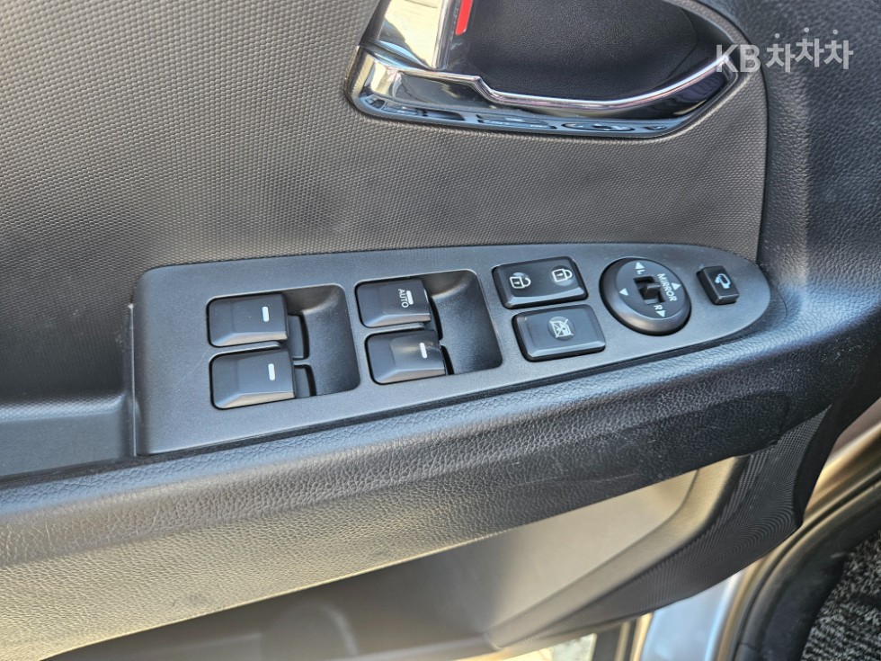 2012 - kia sportage