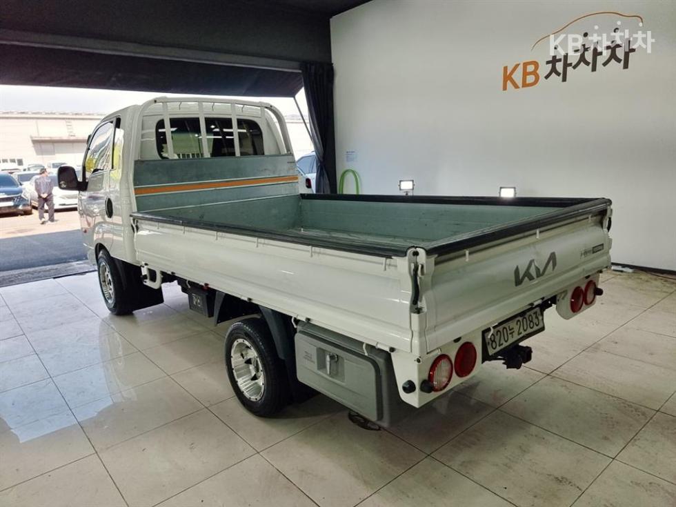 2022 - kia bongo iii