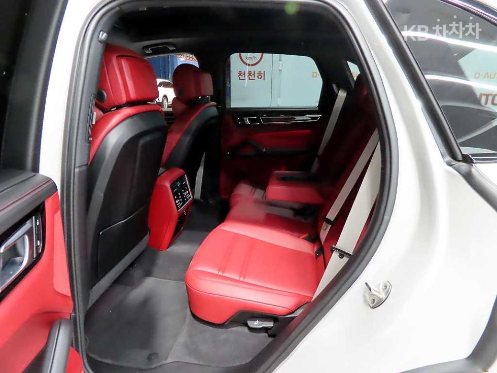 Porsche Cayenne — miniaturë 7