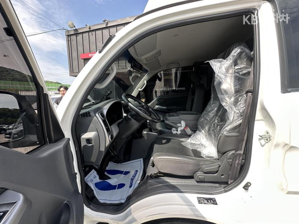 2023 - kia bongo iii