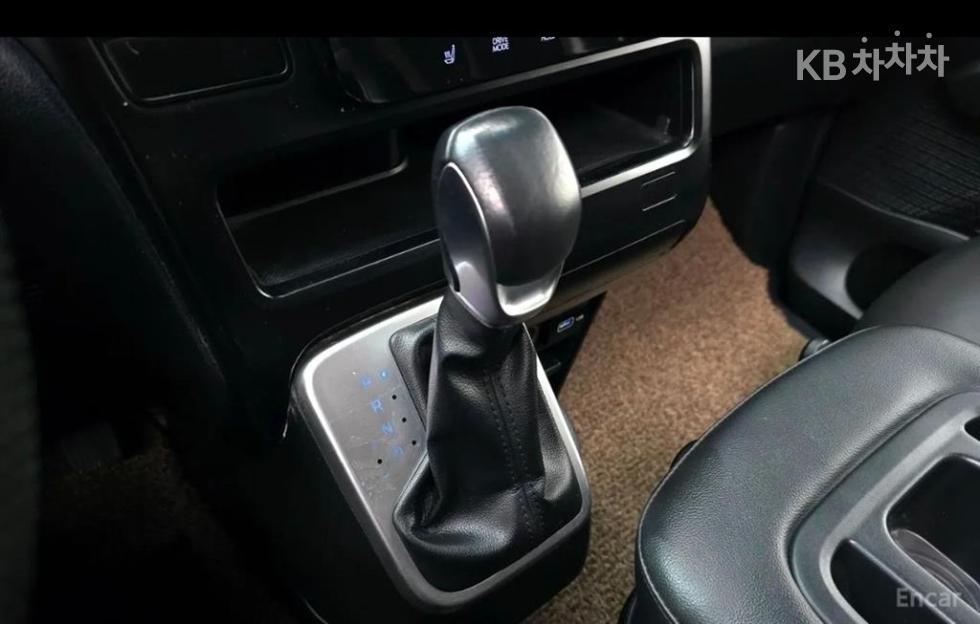 Hyundai Staria — miniaturë 15
