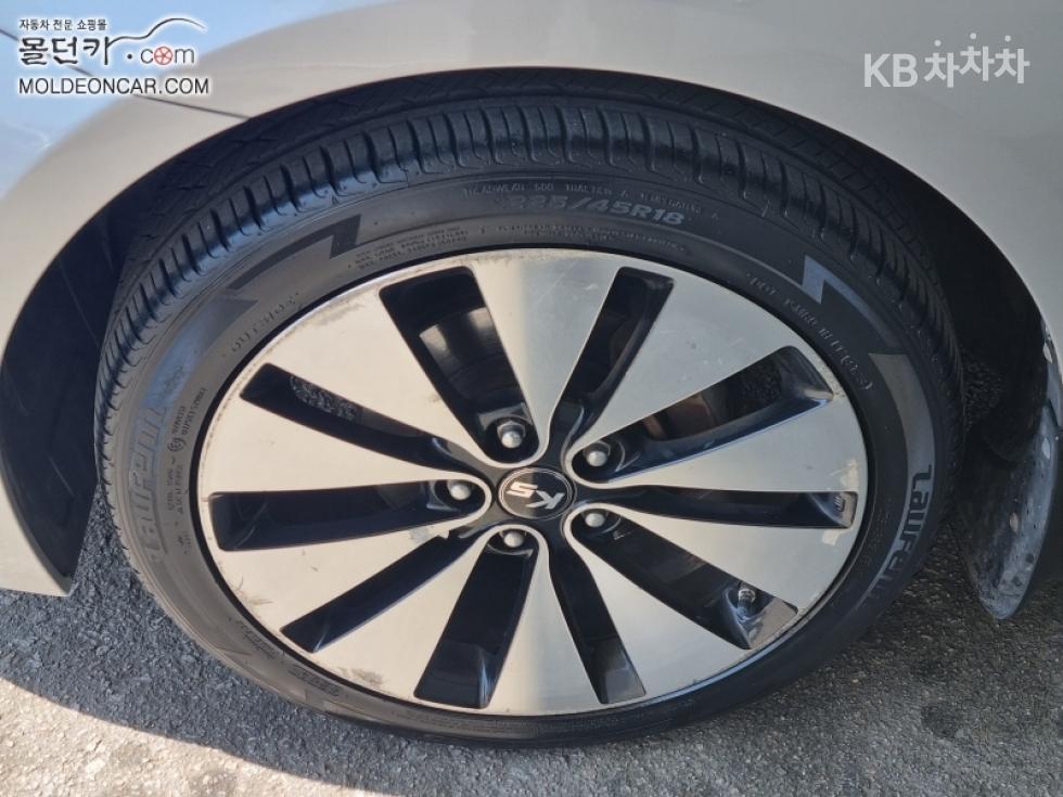 Kia K5 — miniaturë 6