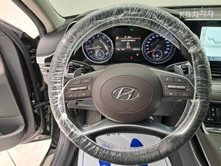 Hyundai Grandeur 2.5 Premium Choice 8