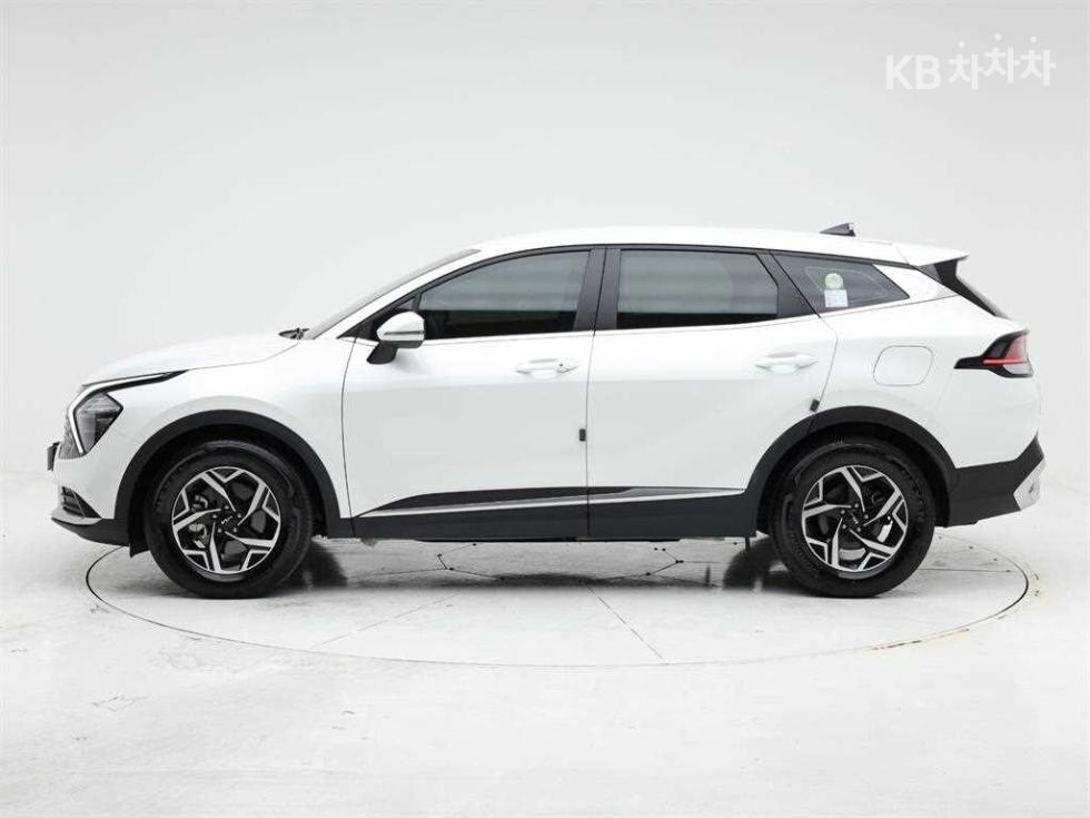 2023 - kia sportage