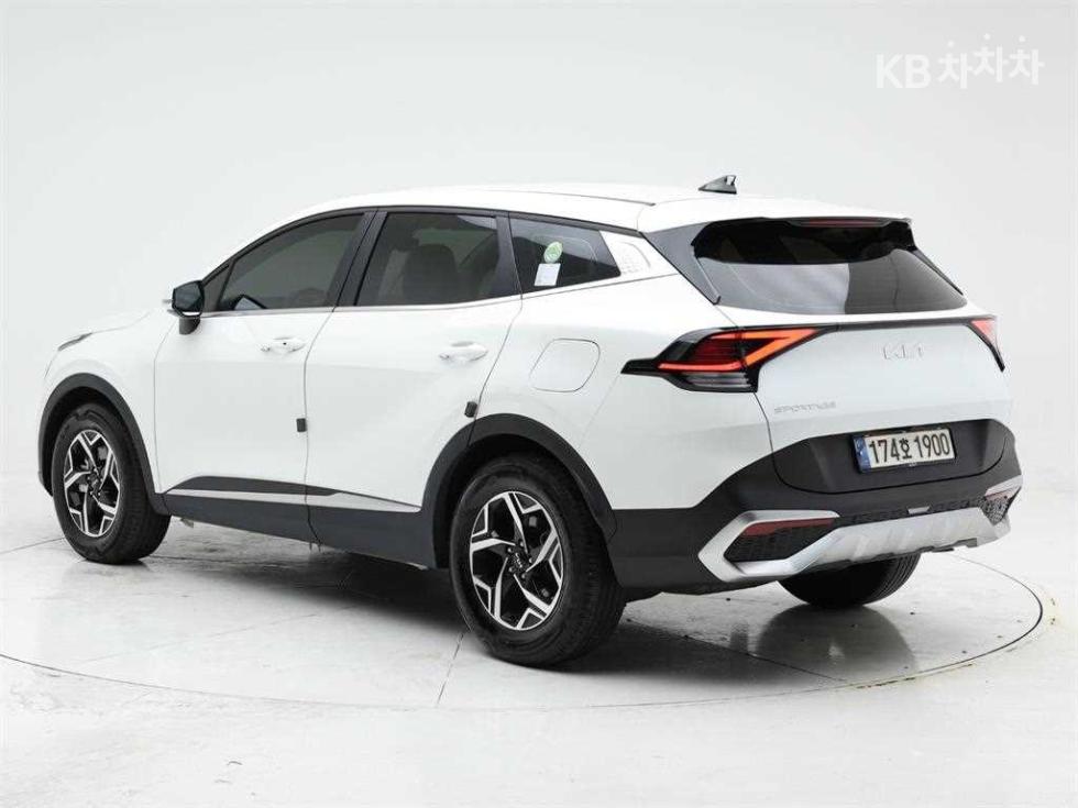 2023 - kia sportage