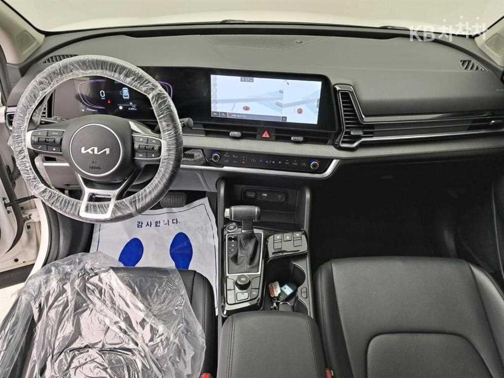 2023 - kia sportage
