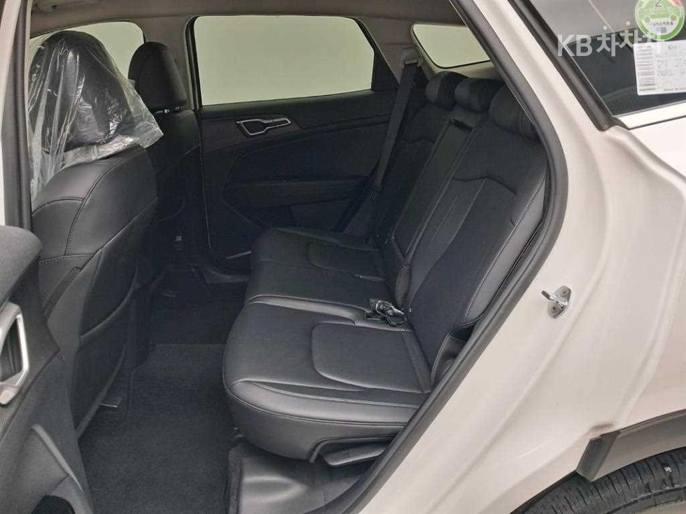 2023 - kia sportage