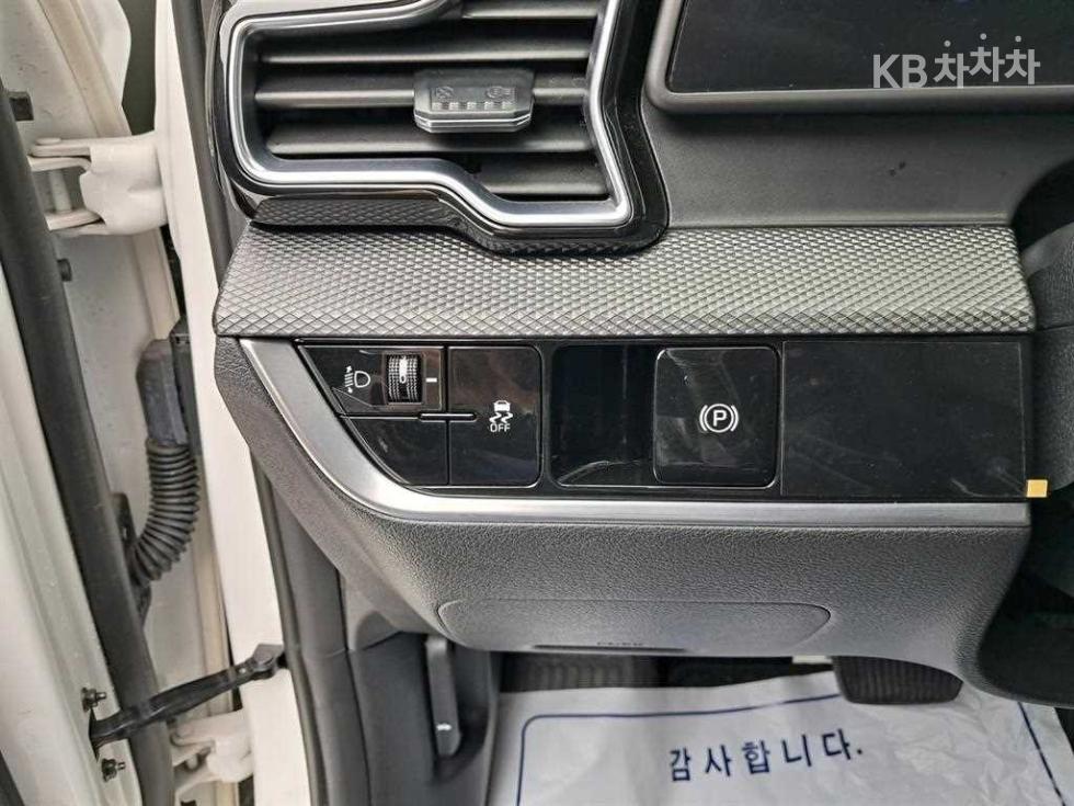 2023 - kia sportage