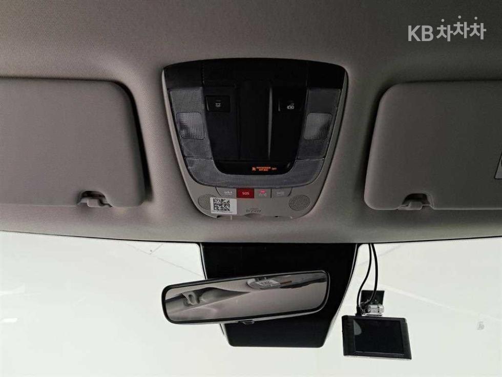 2023 - kia sportage