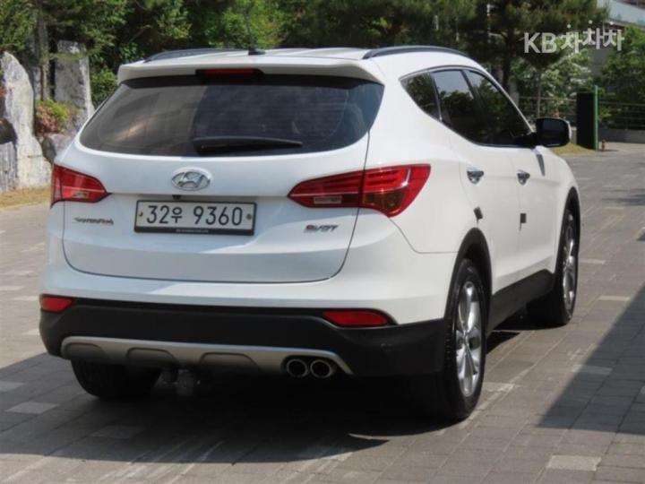 Hyundai Santa Fe DM R2.0 2WD PREMIUM Base Type 4