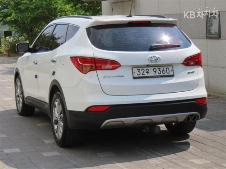 Hyundai Santa Fe DM R2.0 2WD PREMIUM Base Type 5