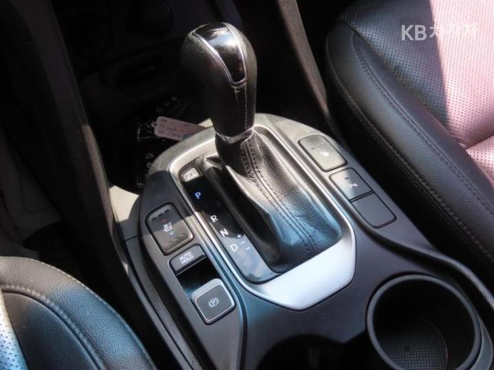 Hyundai Santa Fe DM R2.0 2WD PREMIUM Base Type 7