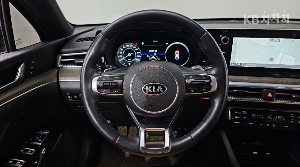 2021 - kia k5