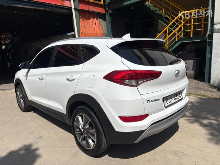 Hyundai Tucson Diesel e-VGT R 2.0 2WD Modern 3