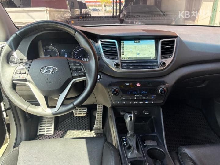 Hyundai Tucson Diesel e-VGT R 2.0 2WD Modern 6