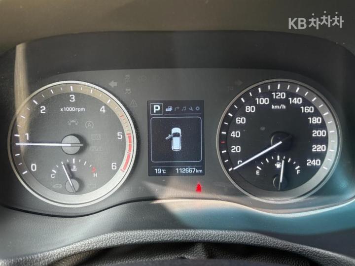 Hyundai Tucson Diesel e-VGT R 2.0 2WD Modern 8