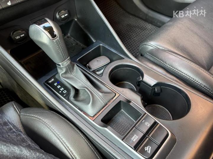 Hyundai Tucson Diesel e-VGT R 2.0 2WD Modern 10