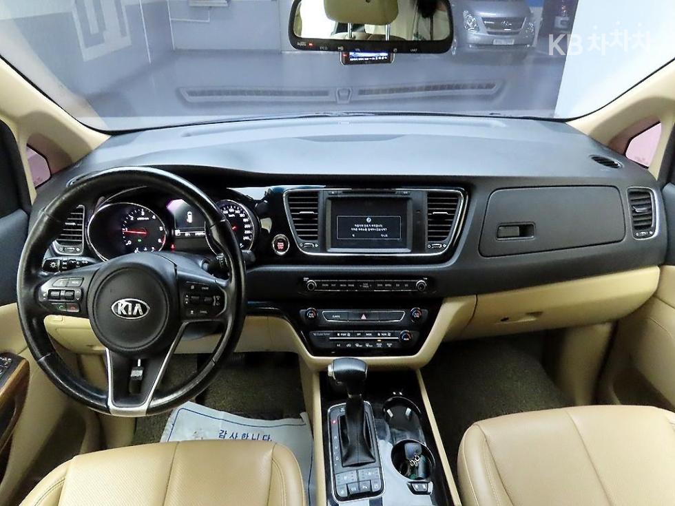 2018 - kia carnival
