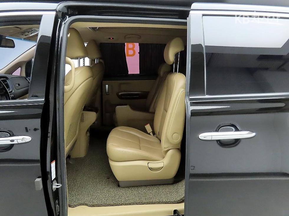 2018 - kia carnival