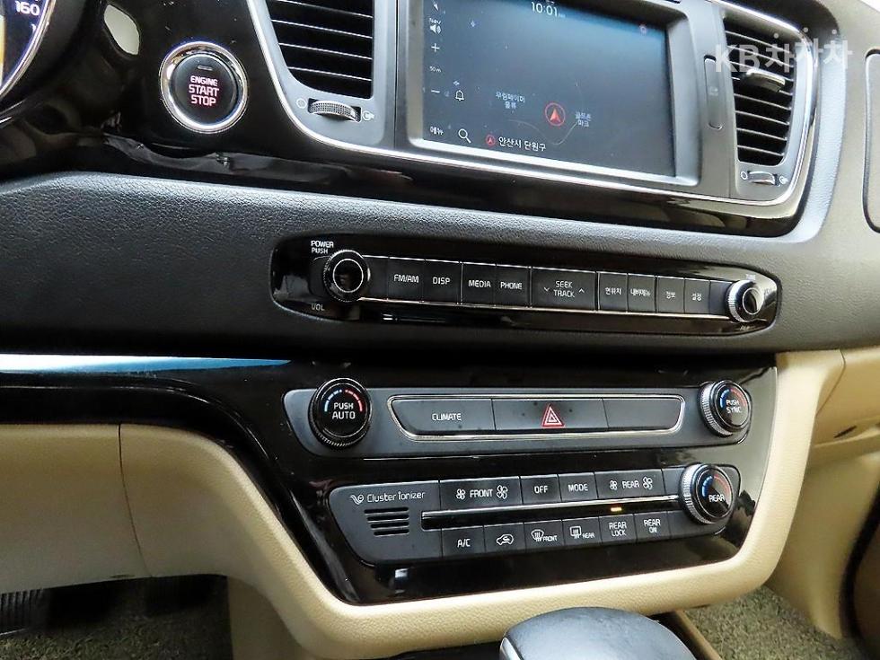 2018 - kia carnival