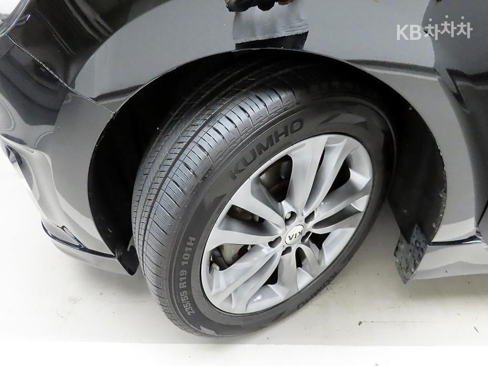 2018 - kia carnival